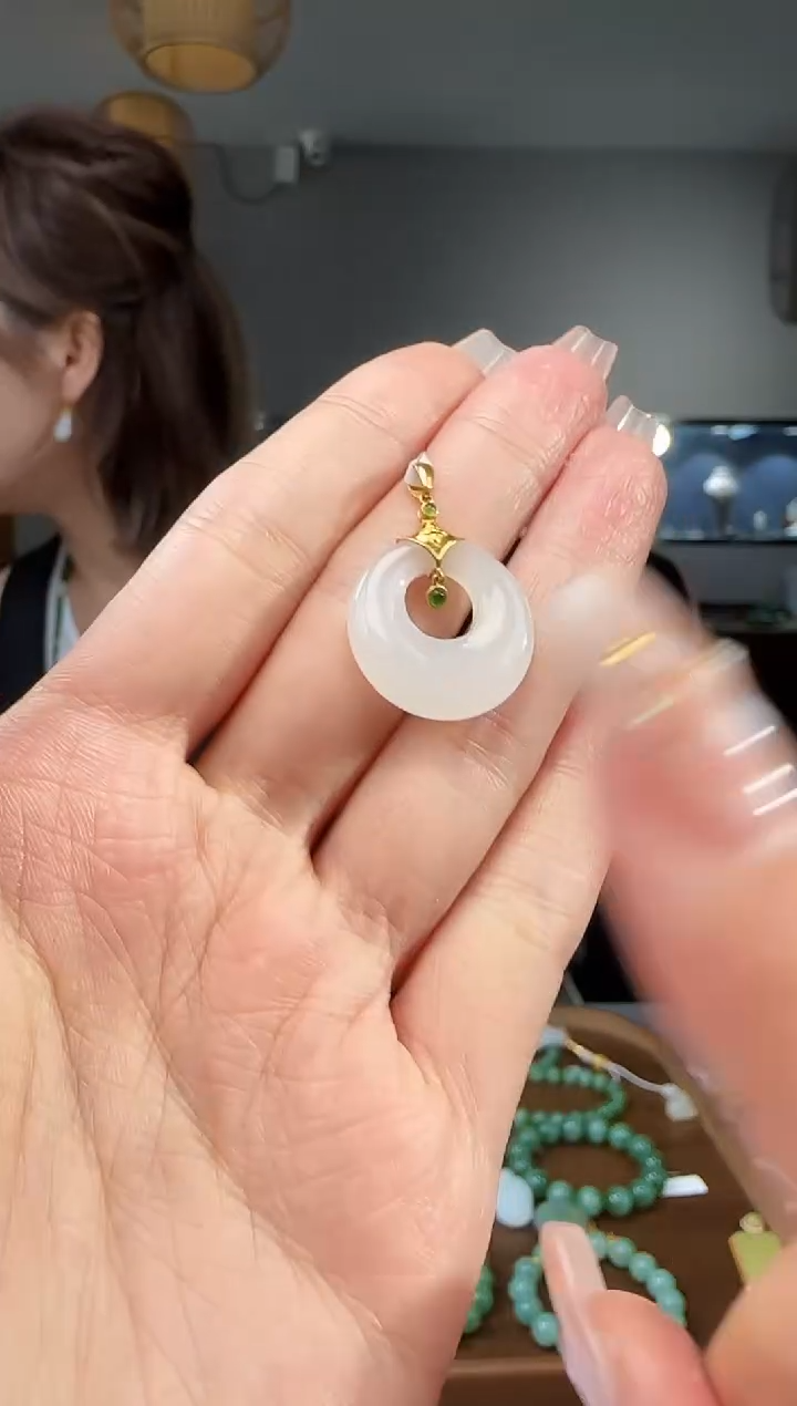 和田玉18K金镶嵌吊坠(不含链)1