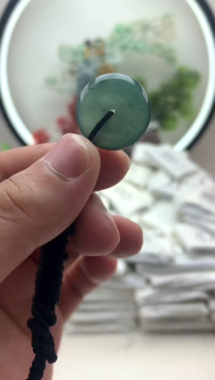 颈饰未镶嵌翡翠小扣子