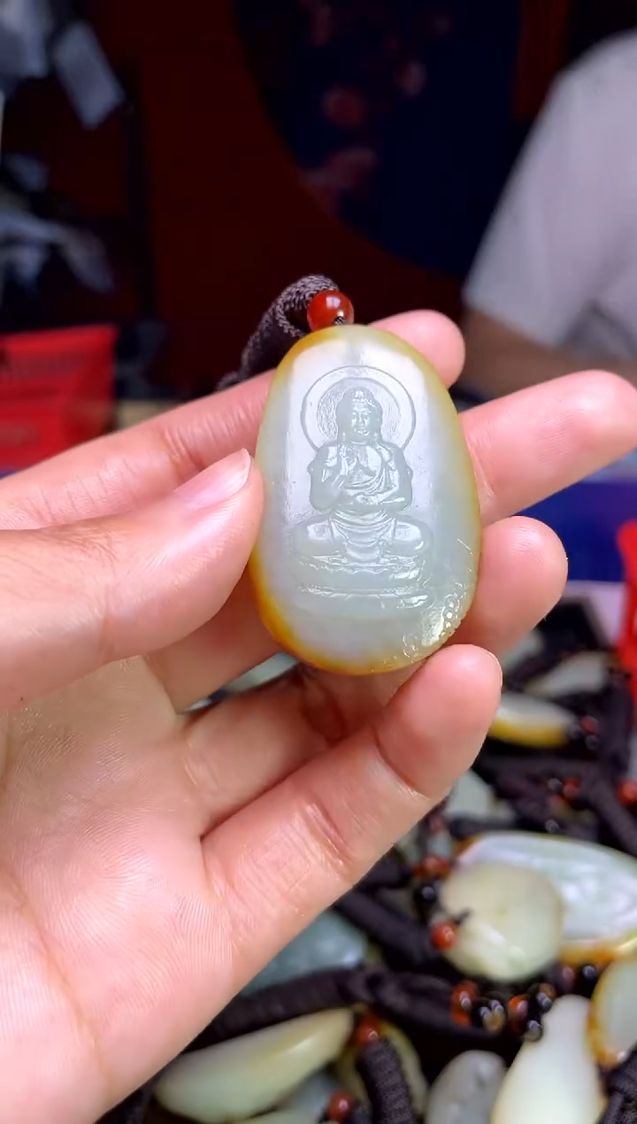 和田玉未镶嵌颈饰1