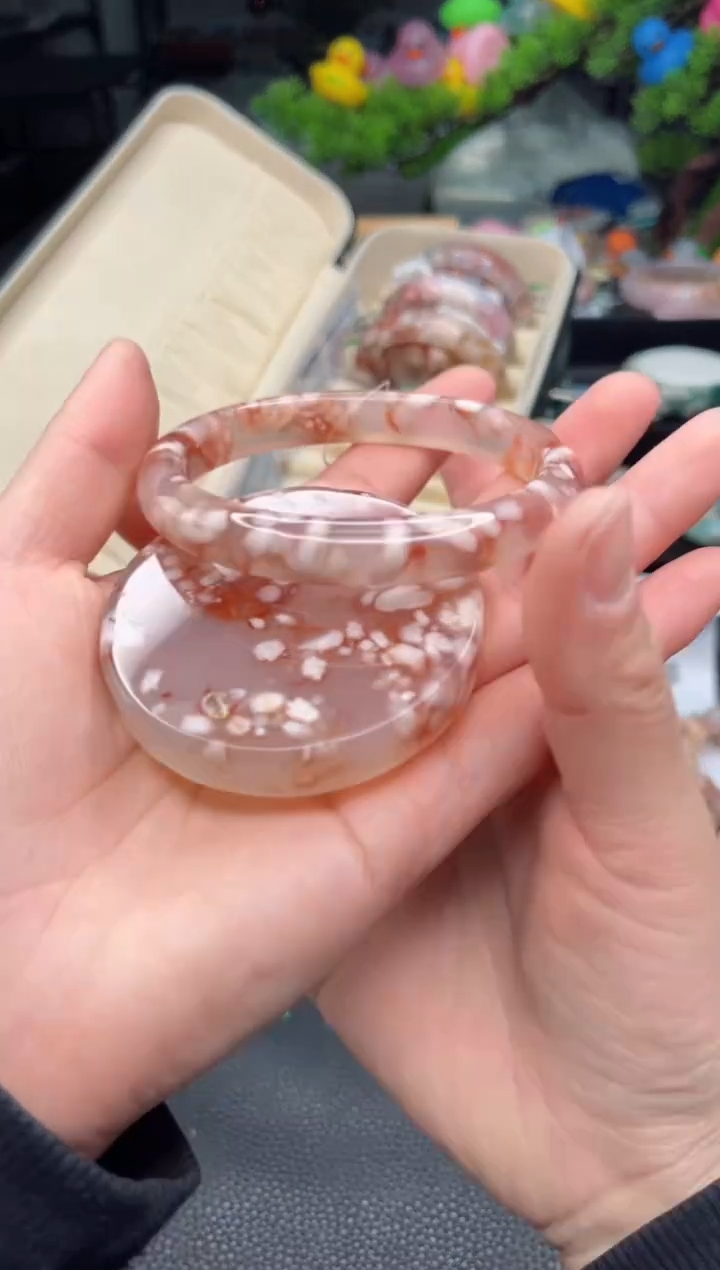 石英质玉未镶嵌手镯64圈口（赠送镯心）2S9888