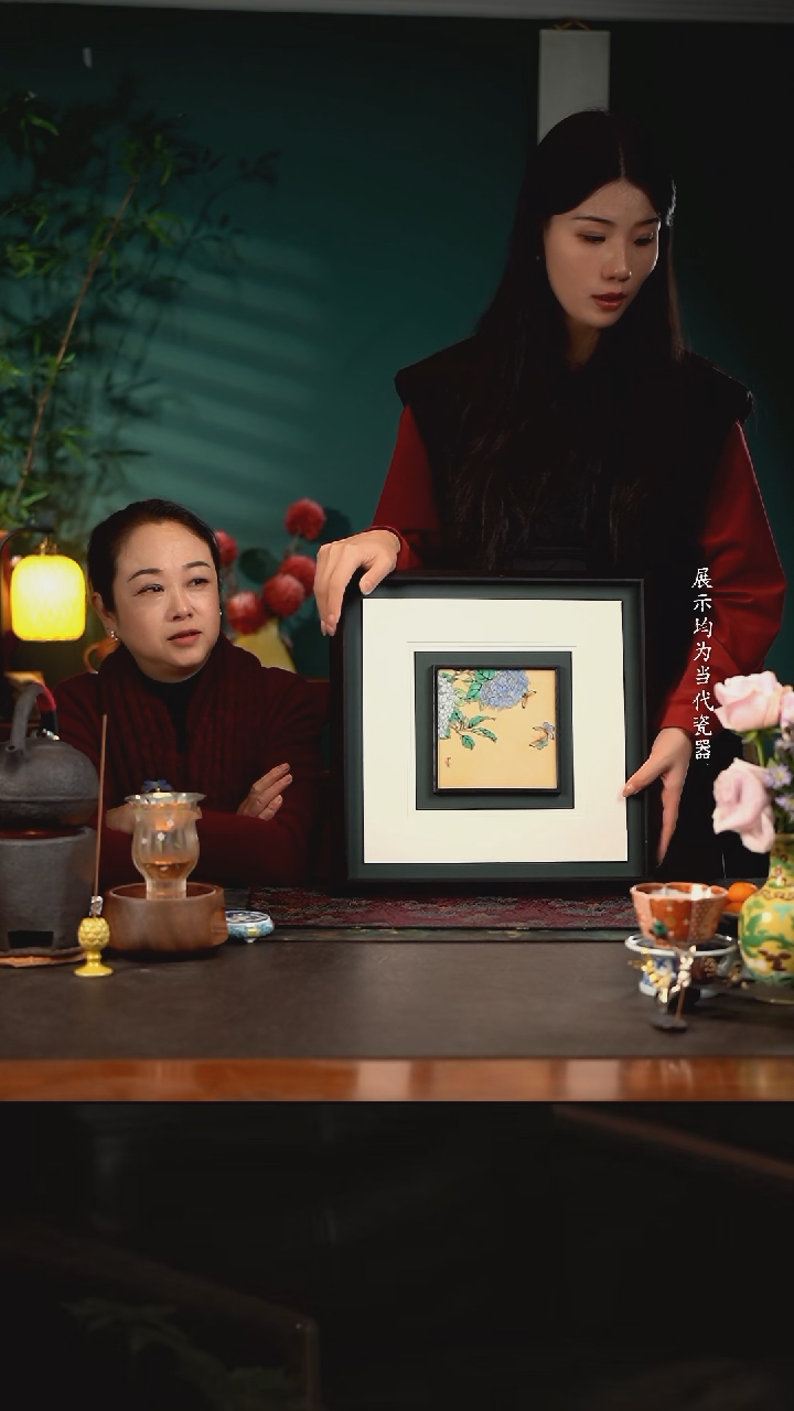 云霞珍藏古彩玉团碟翠瓷板画