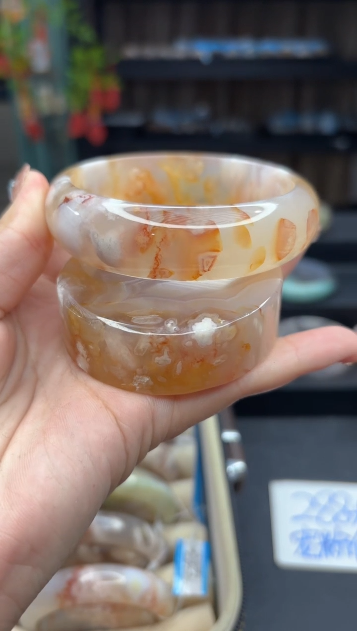 【闪购商品】石英质玉手镯未镶嵌228（65圈赠送镯心）