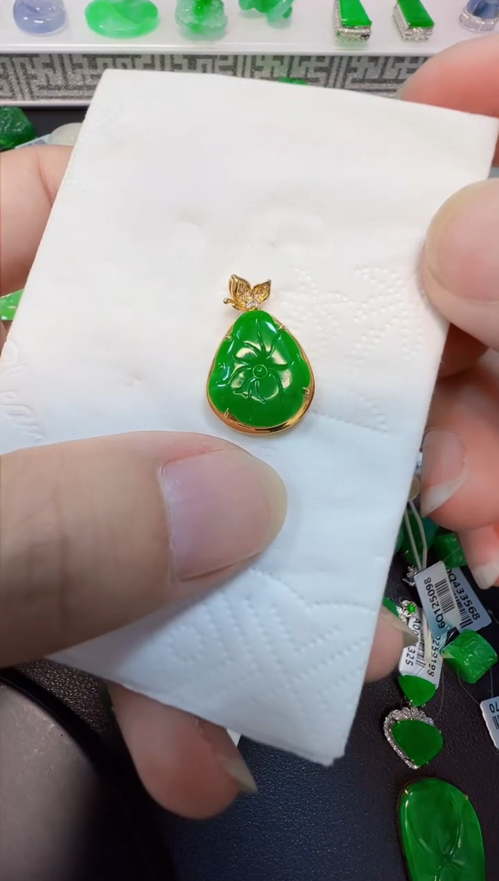 翡翠18K金镶嵌吊坠(不含链)2980
