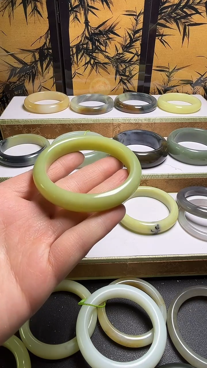 【闪购商品】和田玉手镯未镶嵌新疆若羌请黄口59有包容