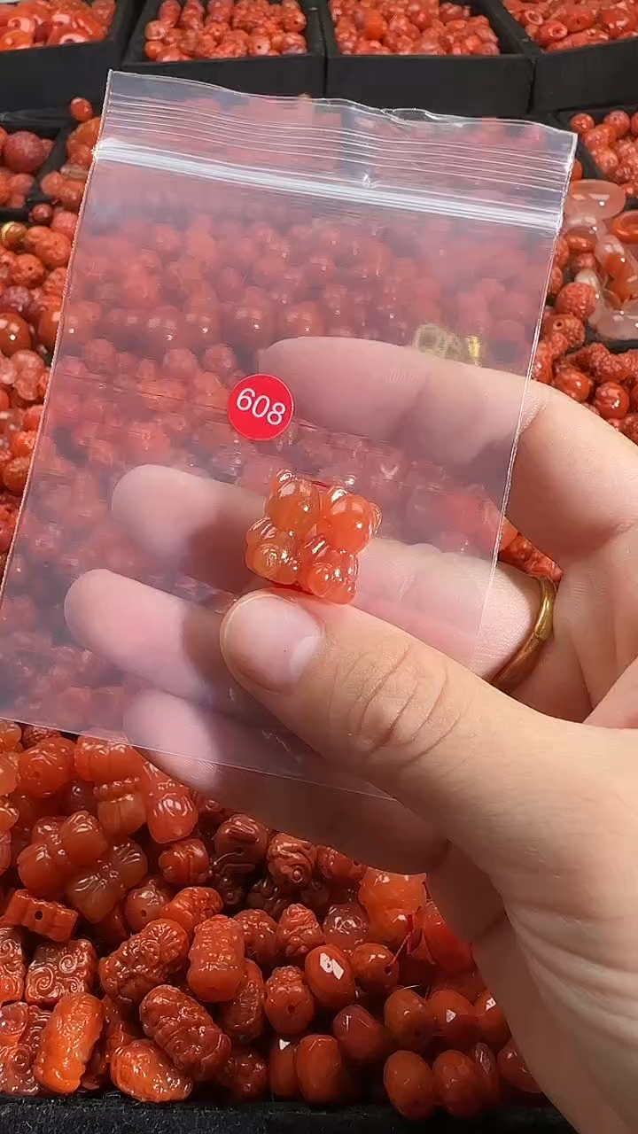 颈饰未镶嵌南红玛瑙1