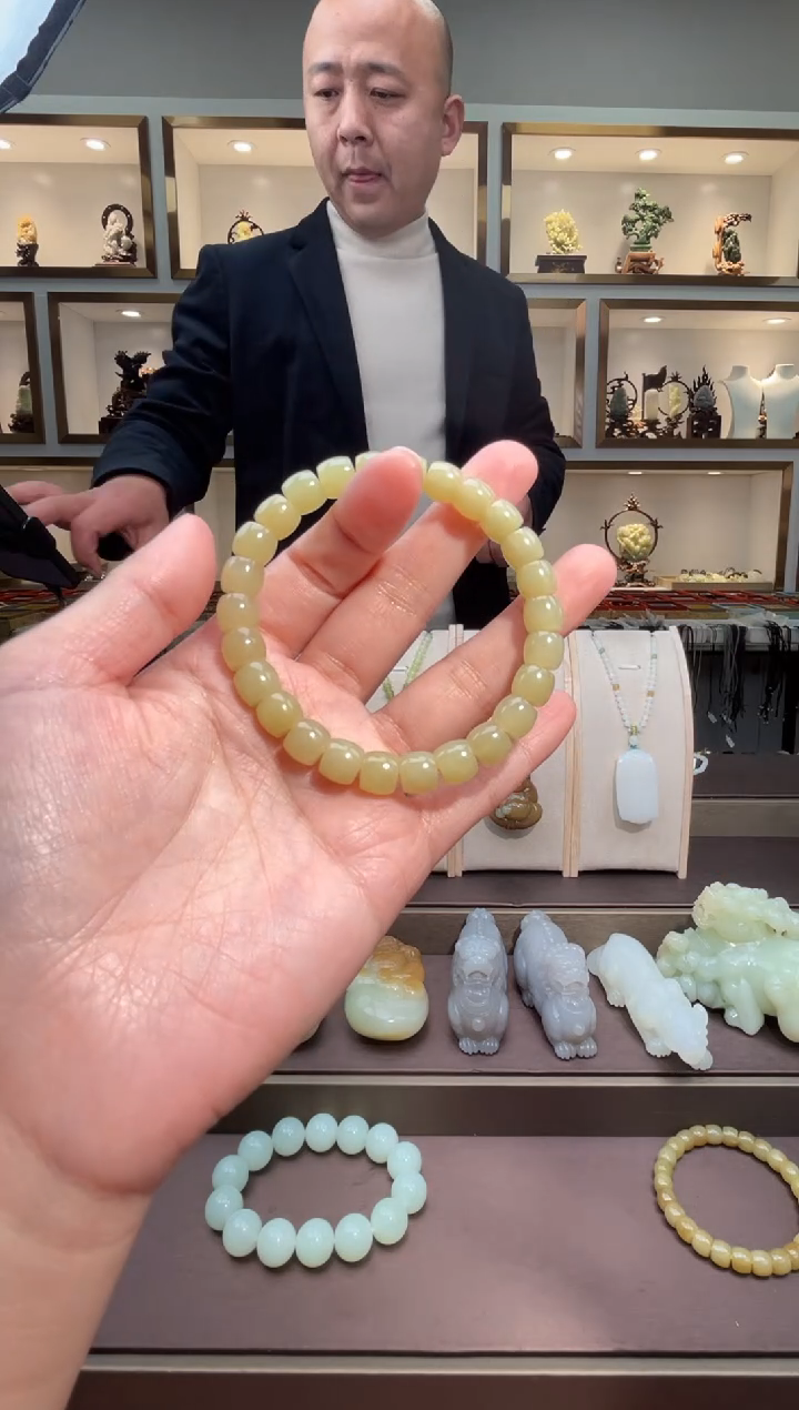 颈饰未镶嵌和田玉苏