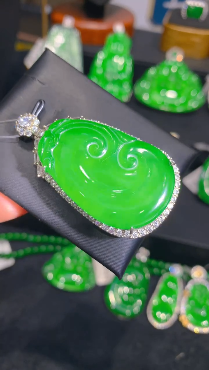 【闪购商品】翡翠颈饰银S925镶嵌30一季