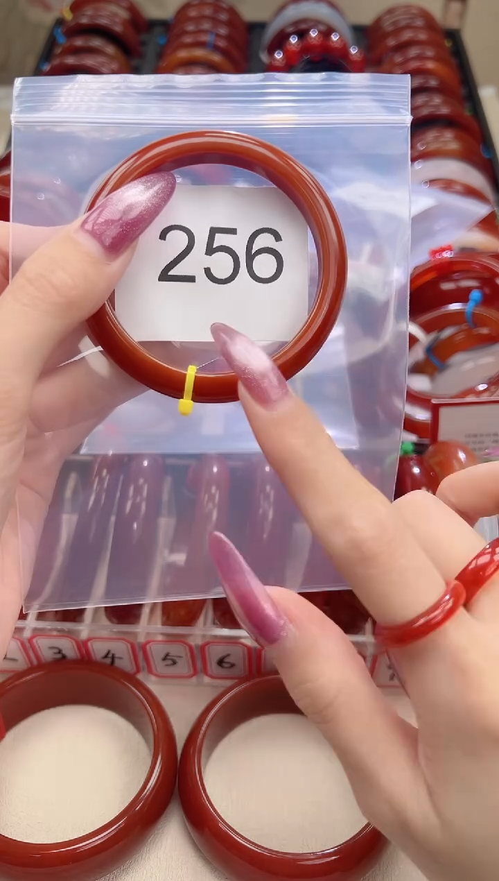 手镯玛瑙/玉髓未镶嵌51圈口*B256