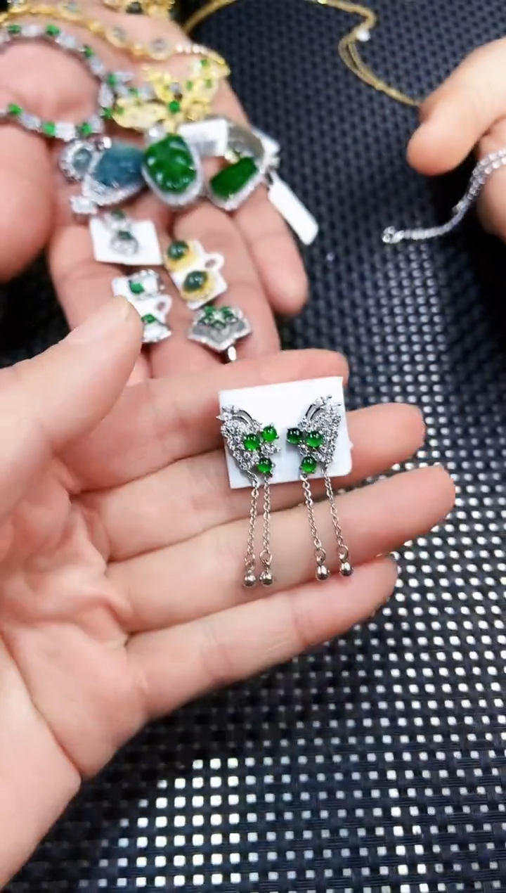 【闪购商品】翡翠耳饰未镶嵌11111111