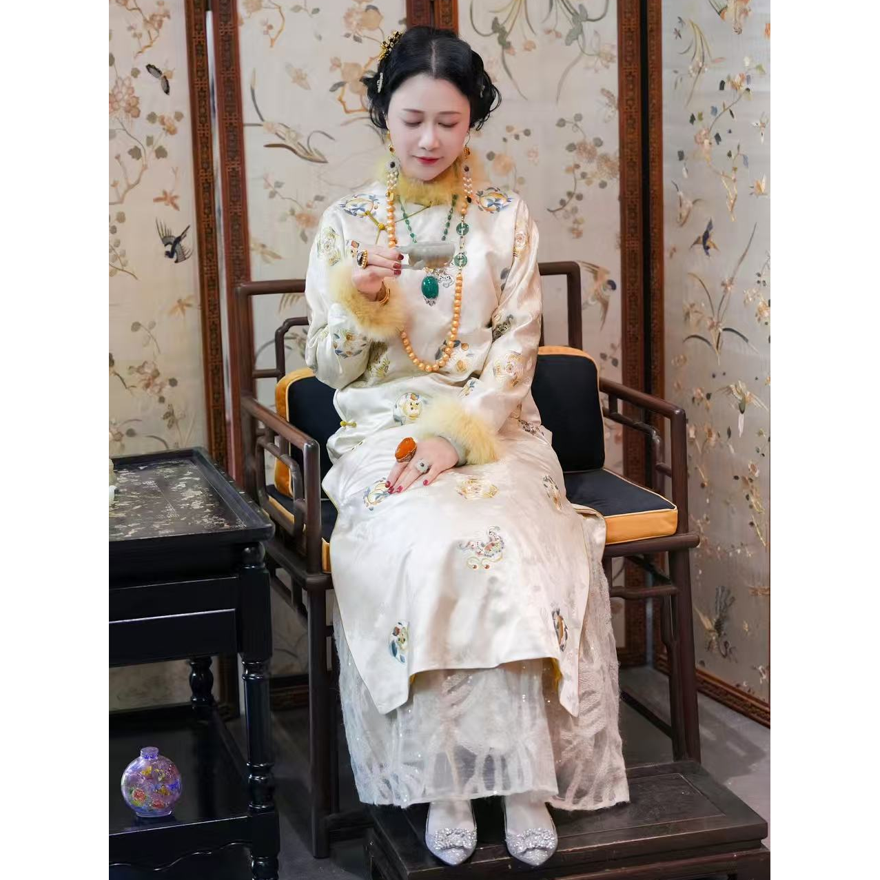 【云裳溪2025｜12月杭州新款】 国风传统米黄色棉服刺绣长裙