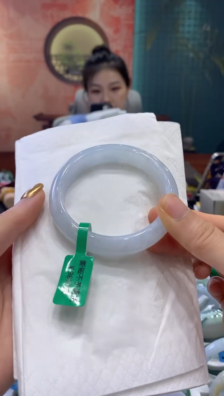 【闪购商品】翡翠手镯未镶嵌多人17058