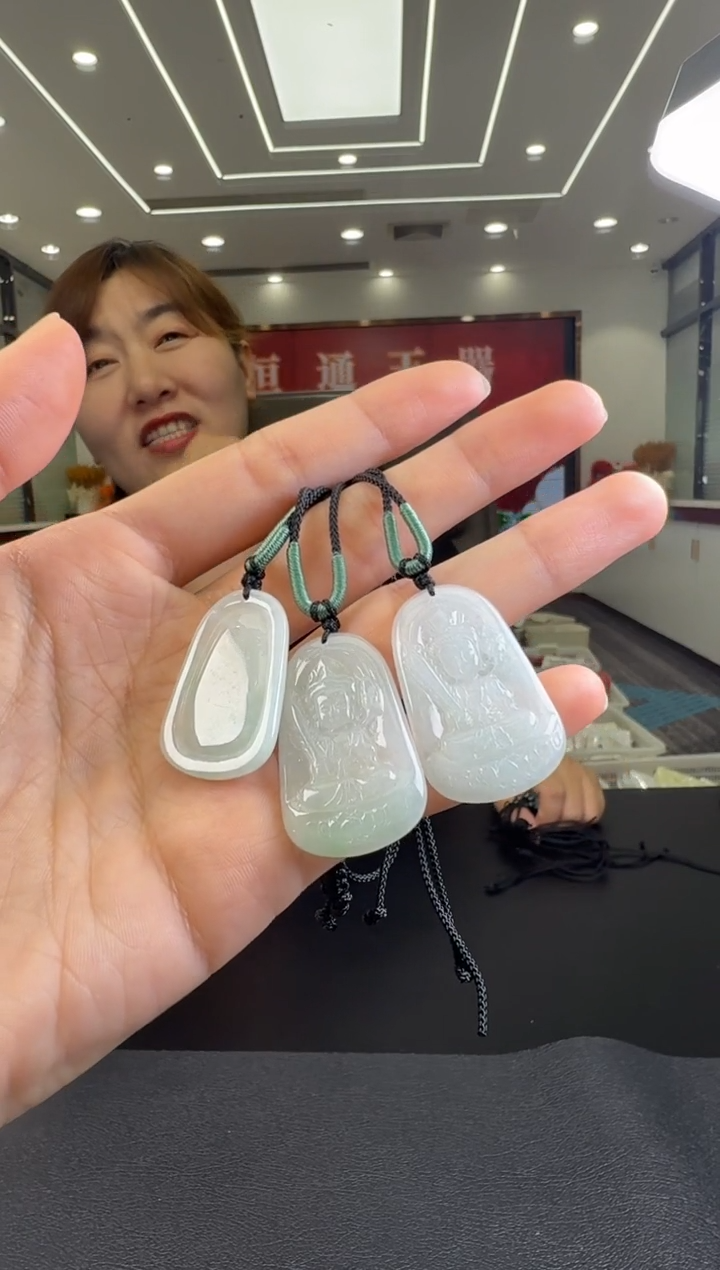 翡翠未镶嵌颈饰挂件（多样性发一）