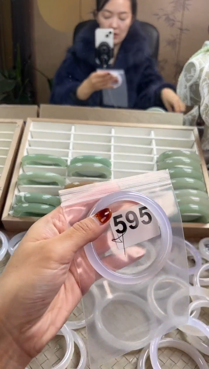 手镯玛瑙/玉髓未镶嵌595