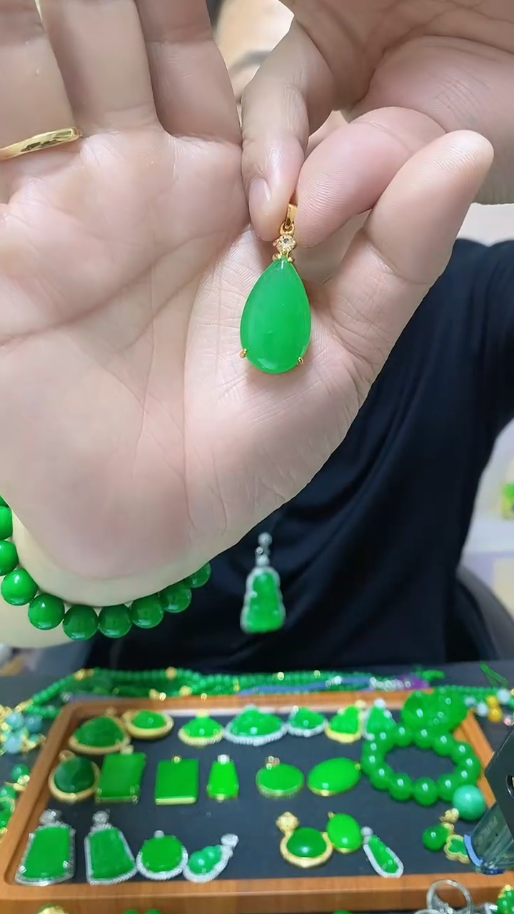 翡翠14K金镶嵌吊坠(赠链)翡翠吊坠