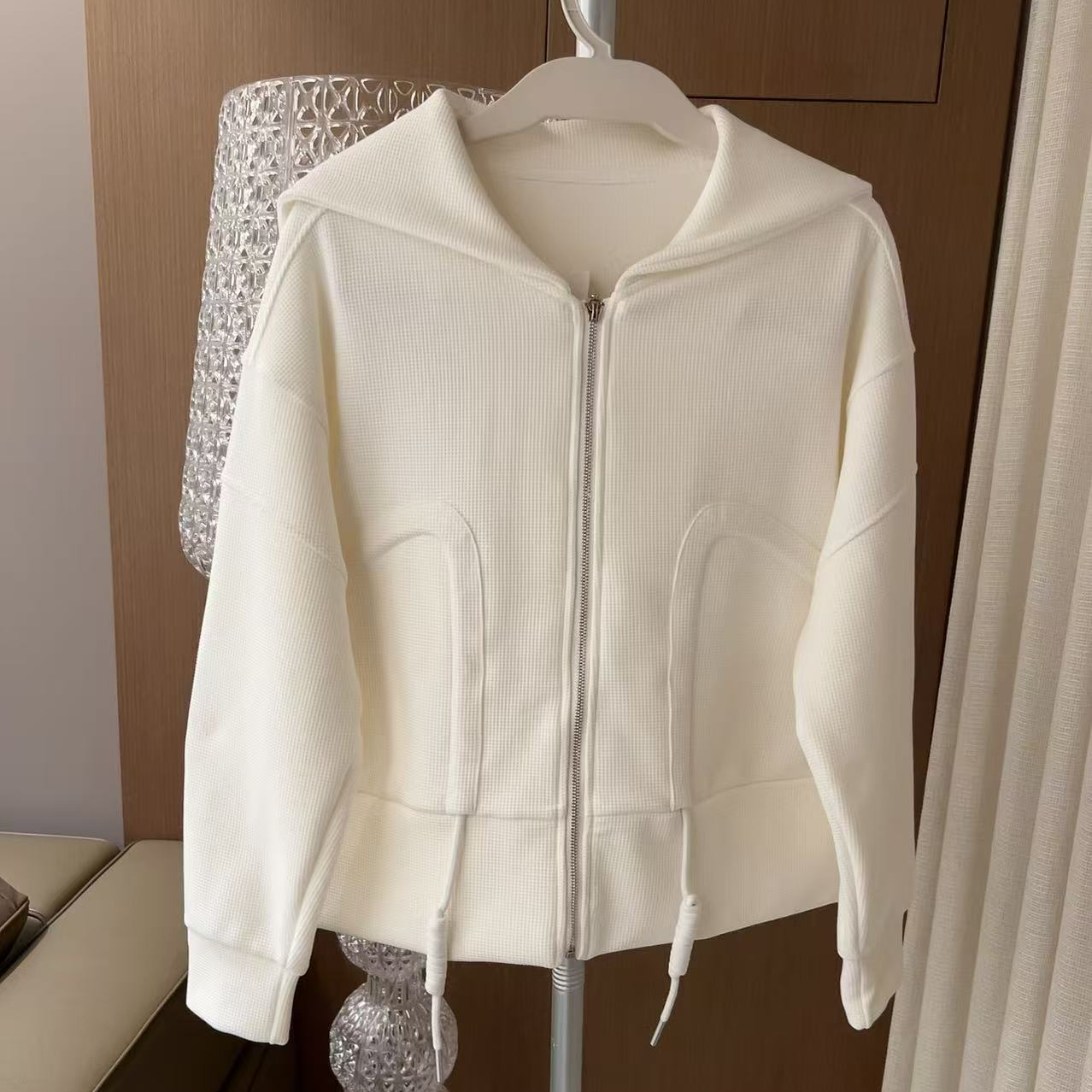 成人 女装 白色华夫格大翻领拉链外套