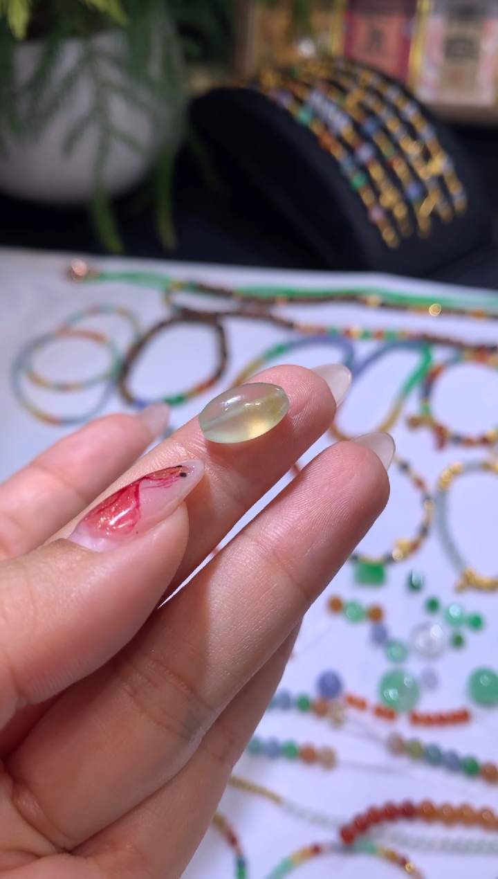 【闪购商品】定制翡翠未镶嵌12.5*7.7*.4.8枣珠