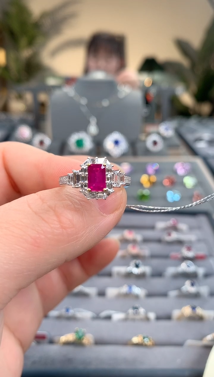 【闪购商品】红宝石戒指18K金镶嵌缅甸