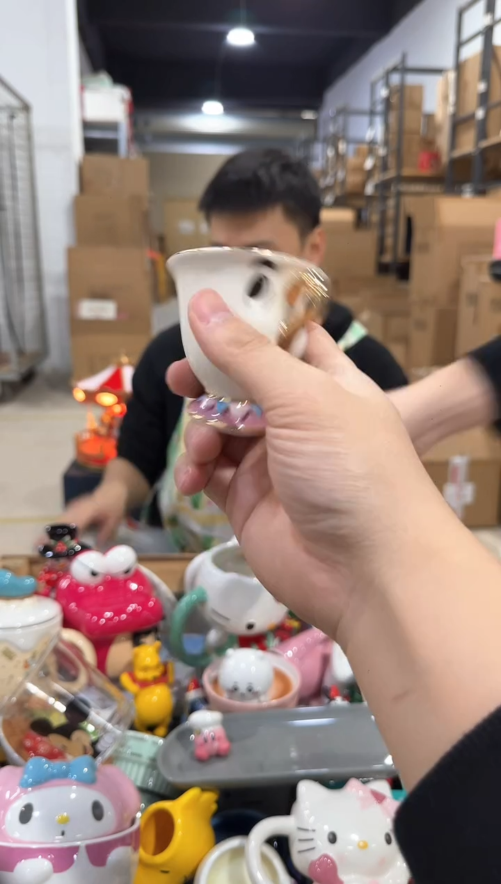 瓷片金边阿奇杯 