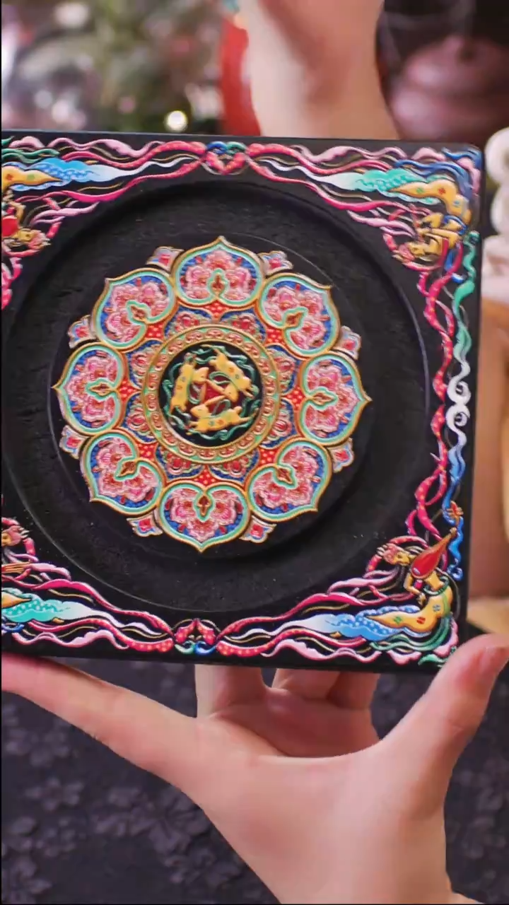 壹藏贰宝三兔图案小壶承