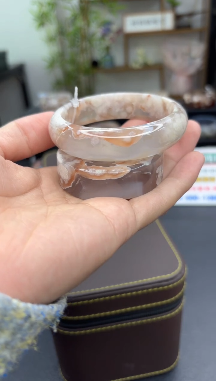 【闪购商品】石英质玉手镯未镶嵌A80(61圈赠送镯心)