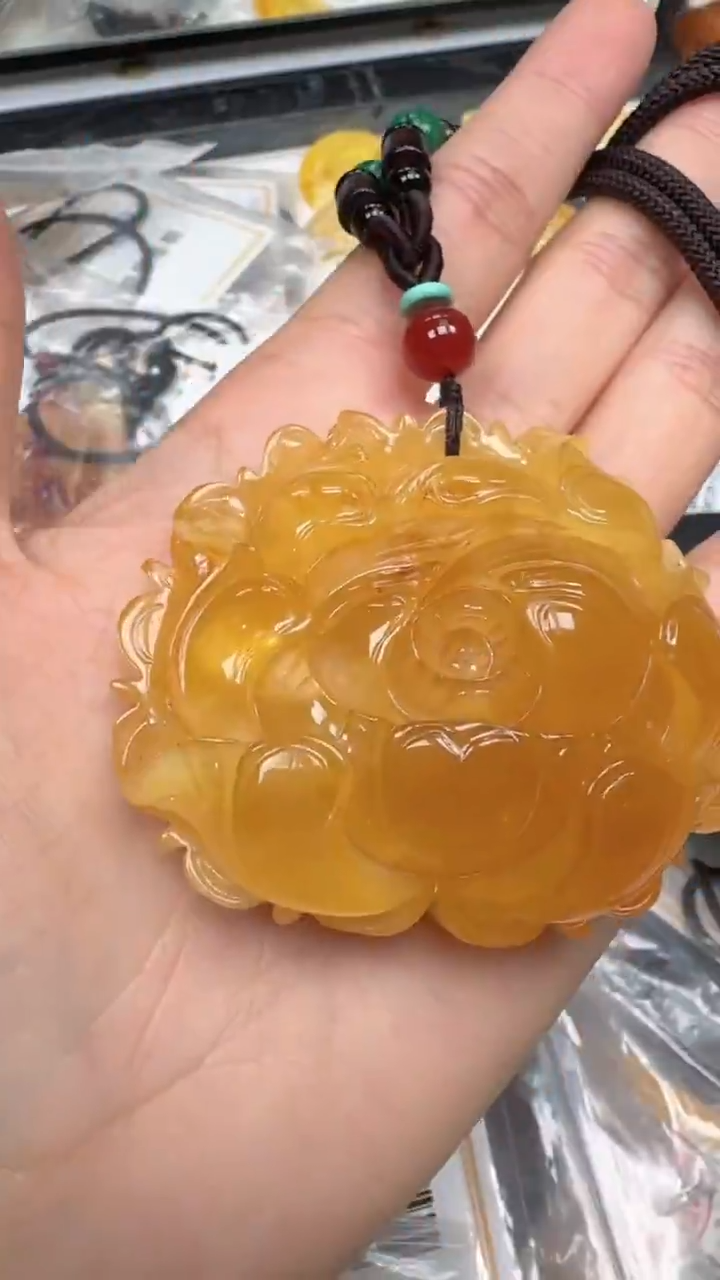 裸石琥珀未镶嵌如图