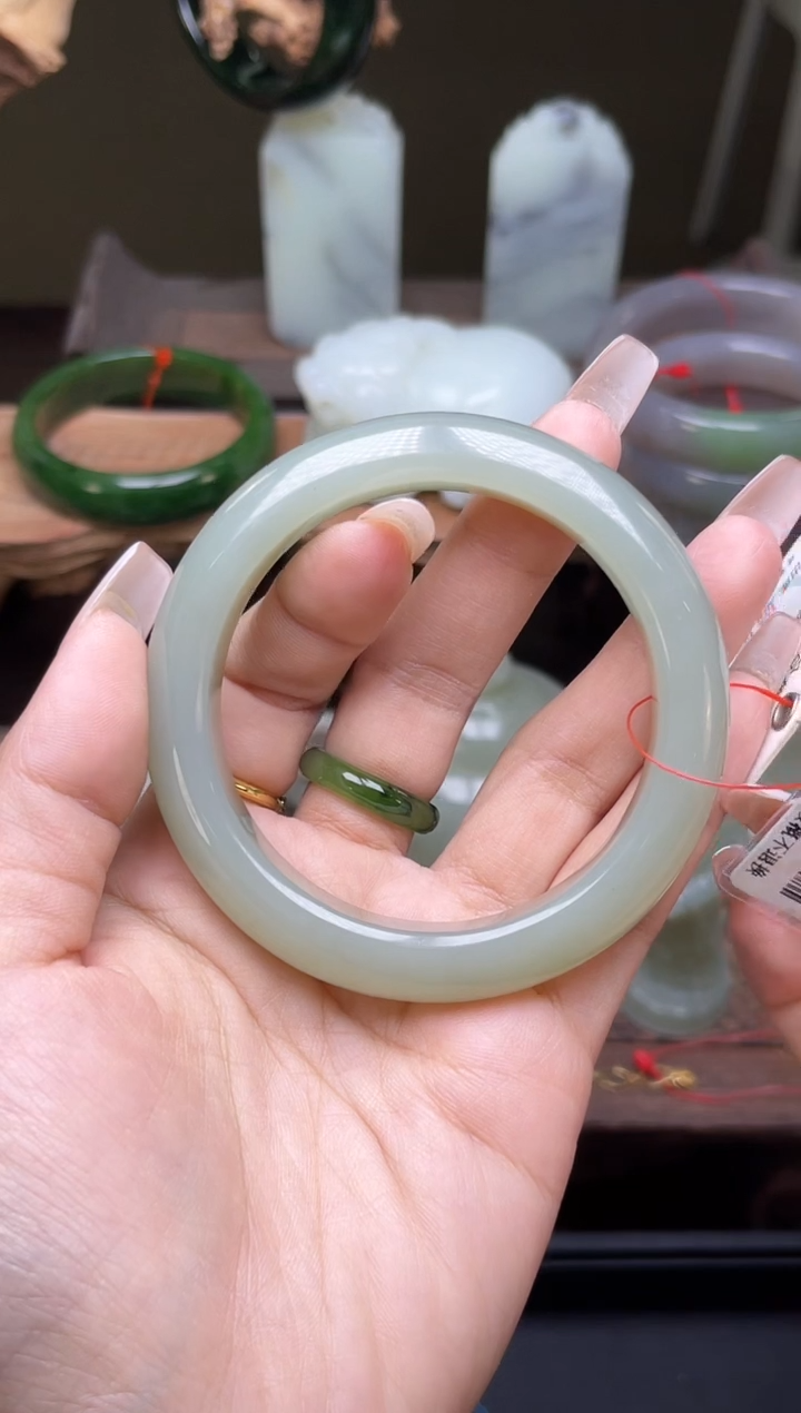 【闪购商品】和田玉手镯未镶嵌且末青白 58+圈9003533