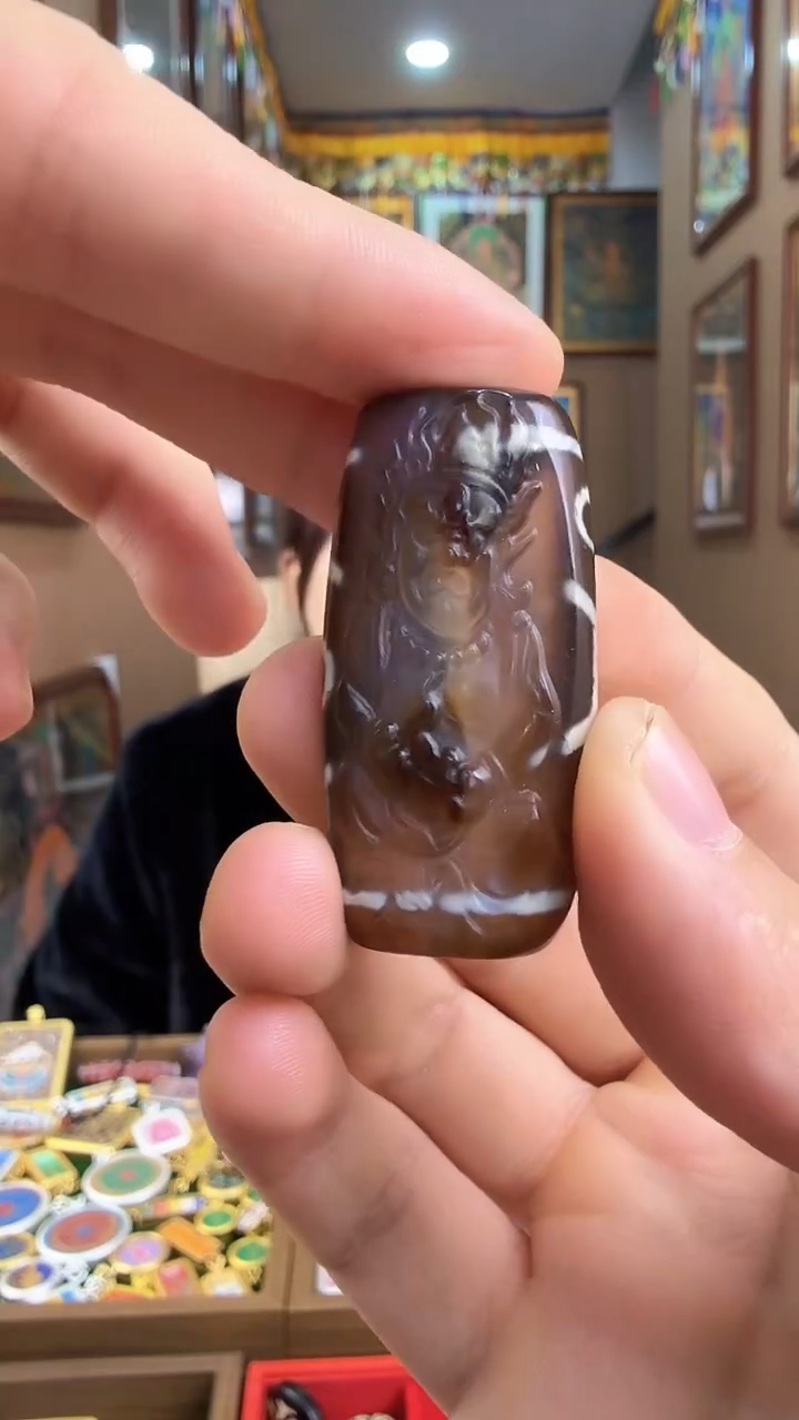 吊坠六眼天珠黑财神-热贡纯手绘唐卡