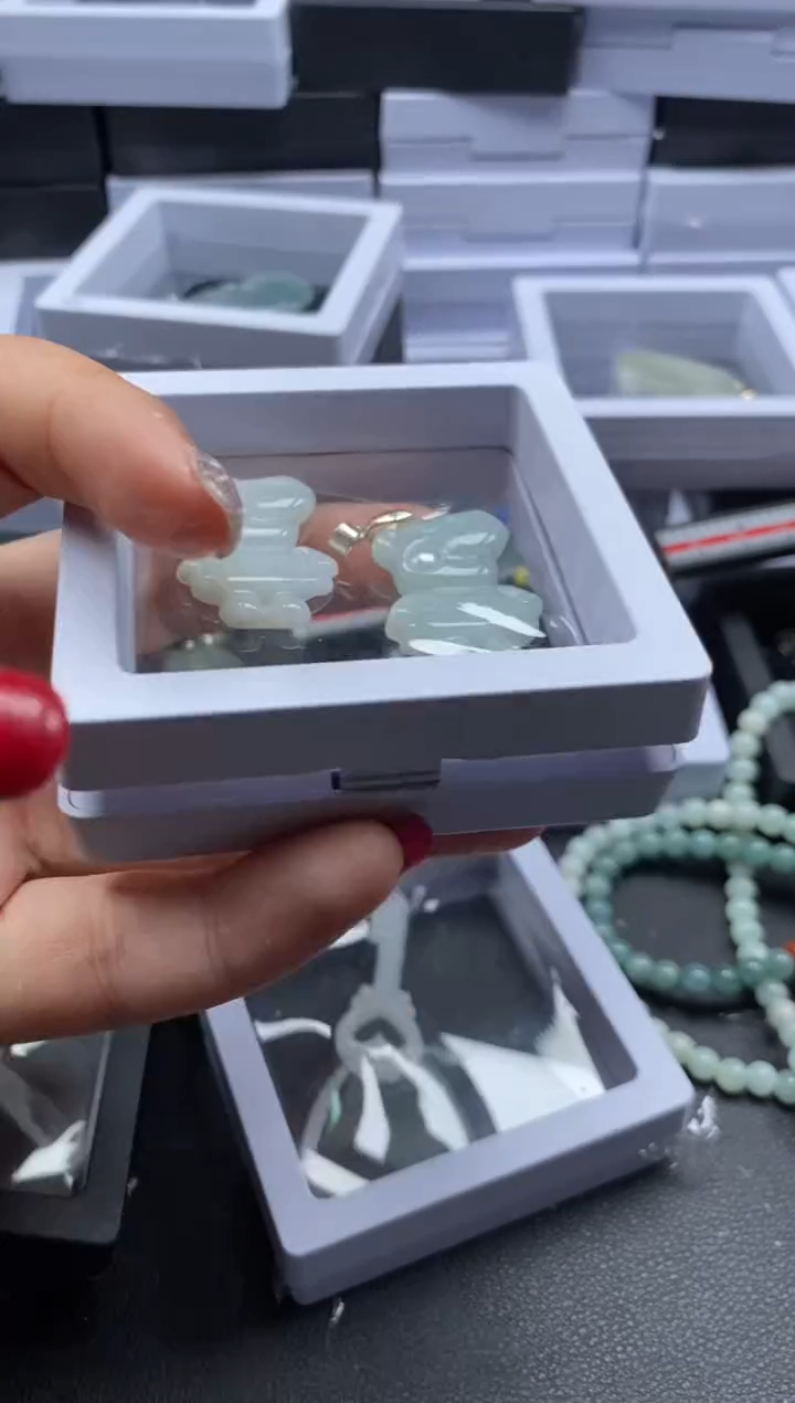 【闪购商品】翡翠未镶嵌吊坠(不含链)39114