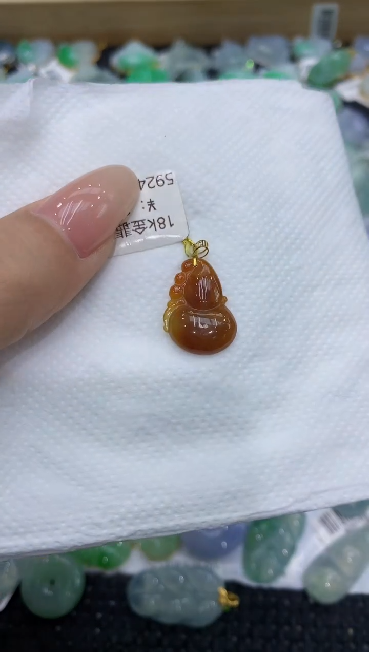 翡翠18K金镶嵌颈饰111111111111