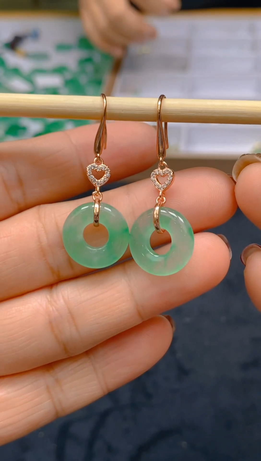 【闪购商品】石英质玉耳钉未镶嵌天然冰美人非洲翠017