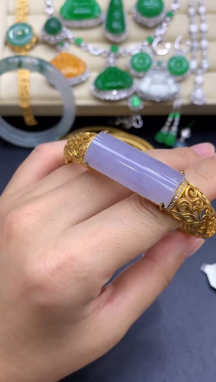 18K金镶嵌手镯翡翠520-中国好珍宝