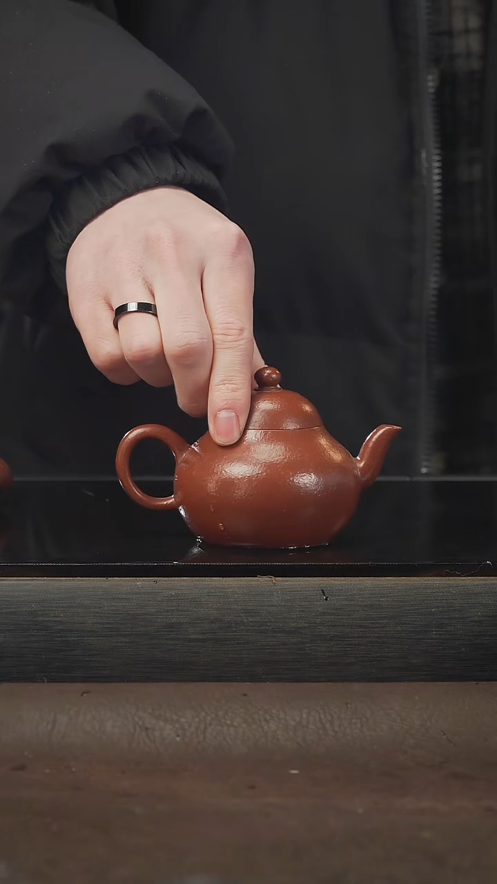 茶壶紫砂用****6梨形，朱泥，120cc
