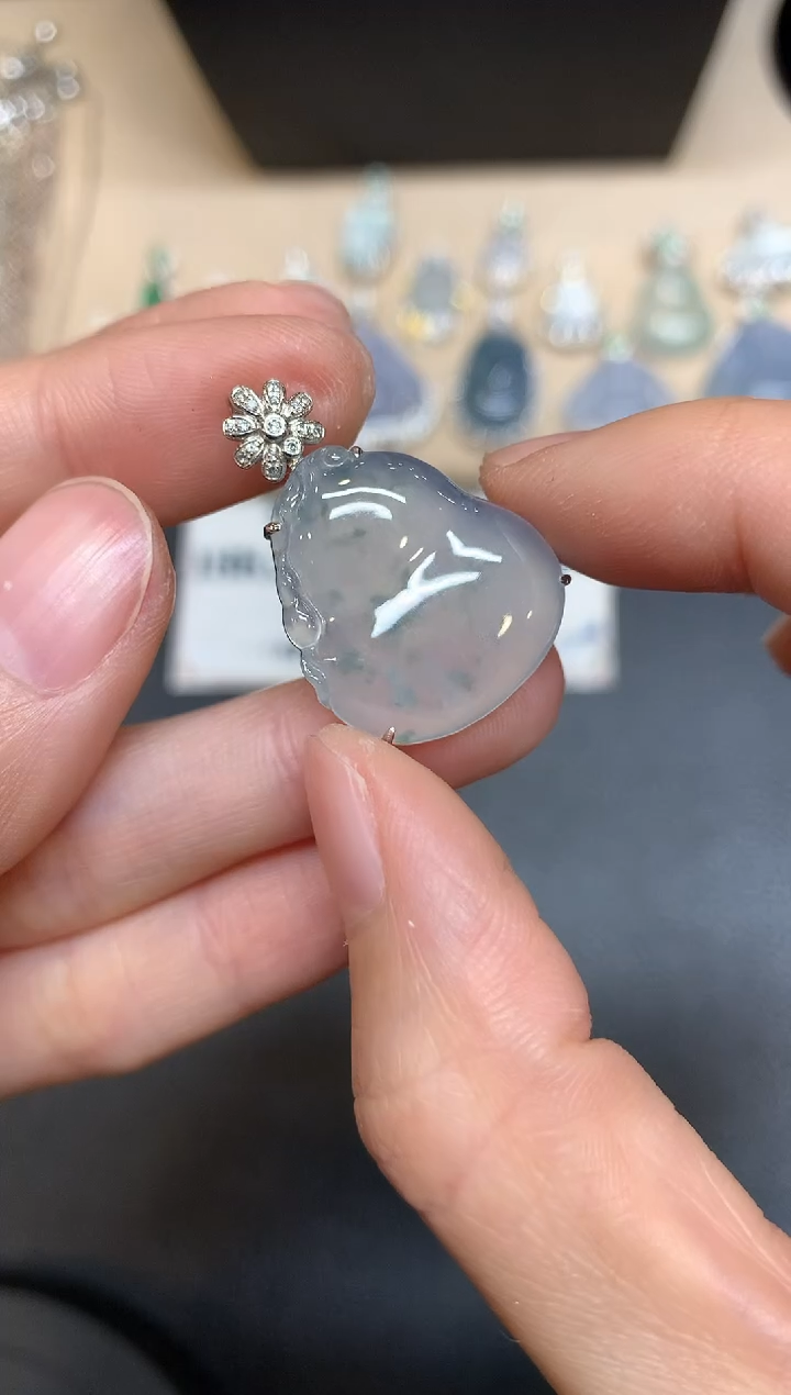 【闪购商品】翡翠吊坠(不含链)18K金镶嵌葫芦【无服务费