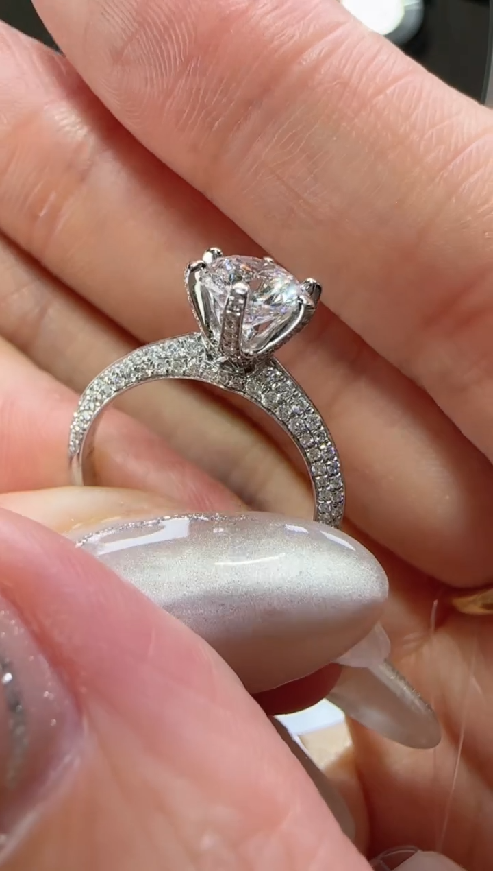 【闪购商品】实验室培育钻石18K金镶嵌1克拉半壁江山12号