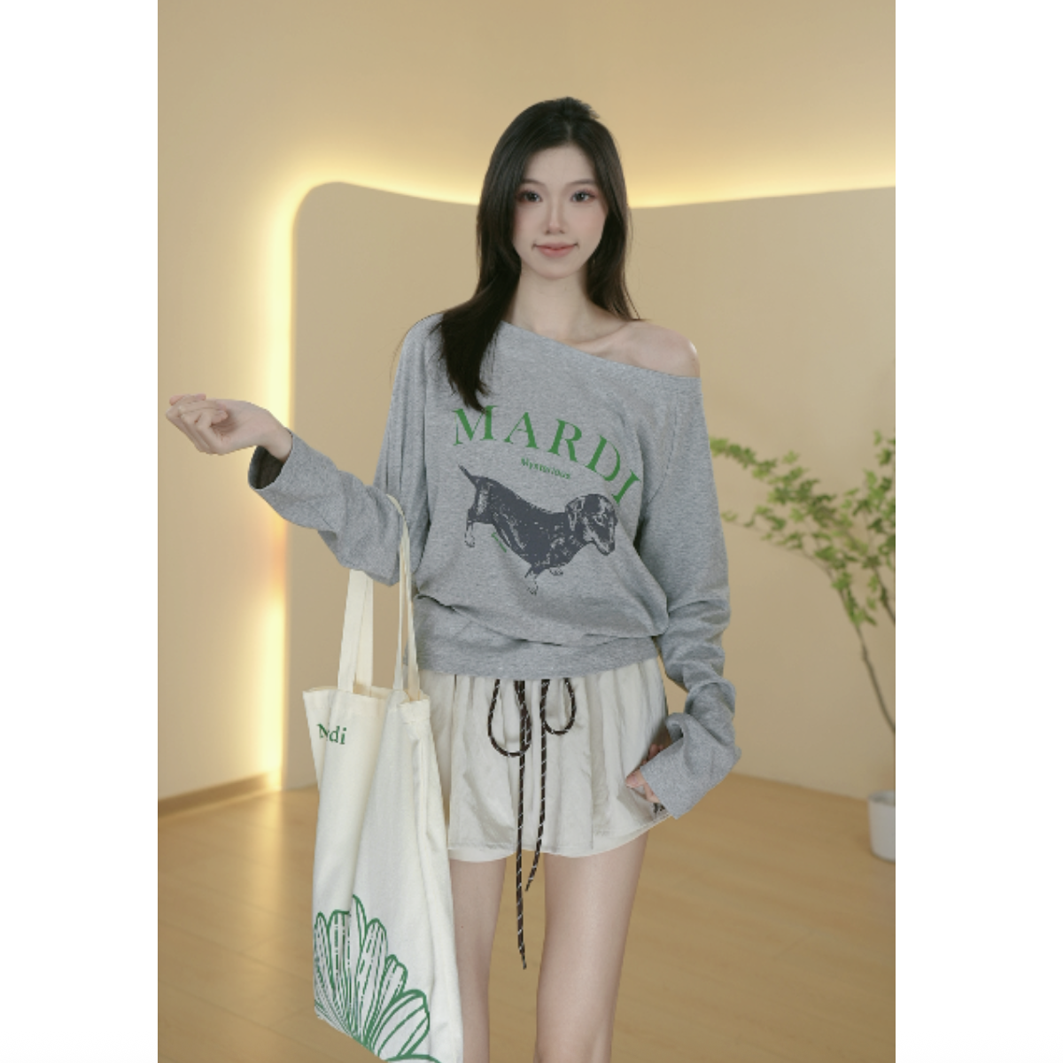 Mardi 2025春秋季圆领长袖斜肩外穿腊肠狗百搭休闲设计感时尚