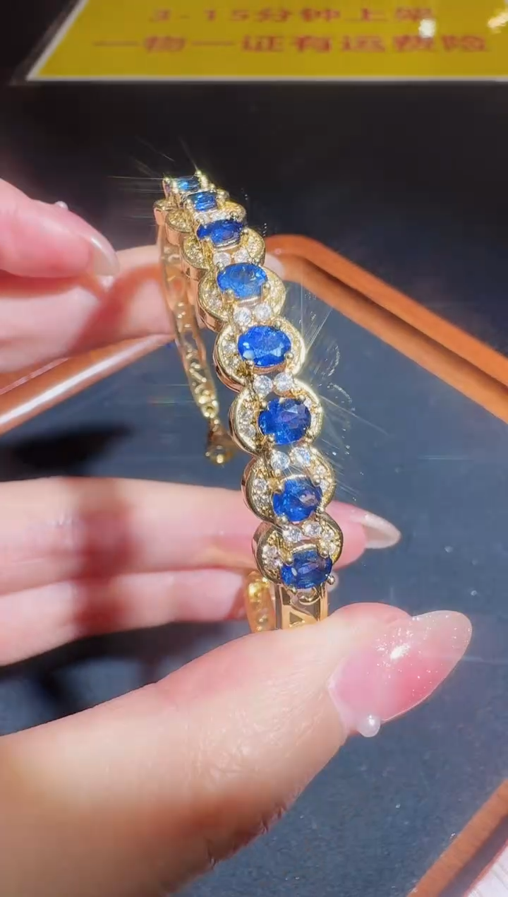 【闪购商品】蓝宝石手镯合金发一件