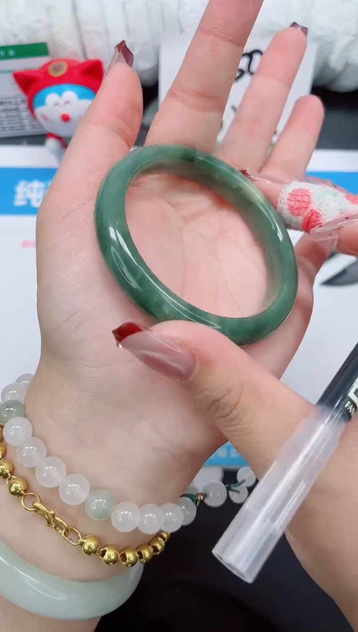 【闪购商品】石英质玉手镯未镶嵌48