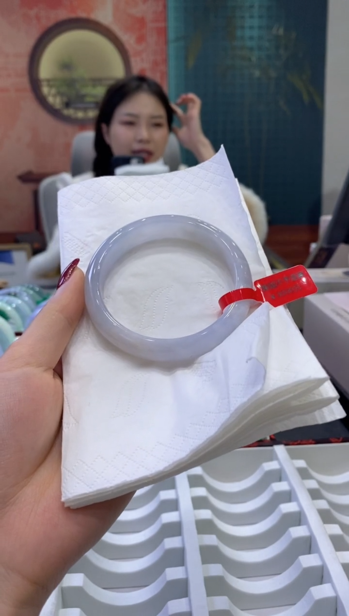 【闪购商品】翡翠手镯未镶嵌多人00261