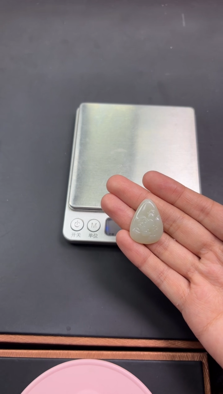 【闪购商品】和田玉吊坠(赠链)未镶嵌且末微色差近矿吊坠花