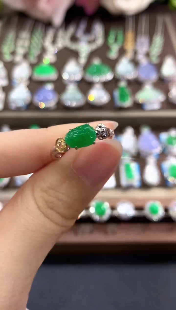 18K金镶嵌戒指翡翠g9多样性一件发货