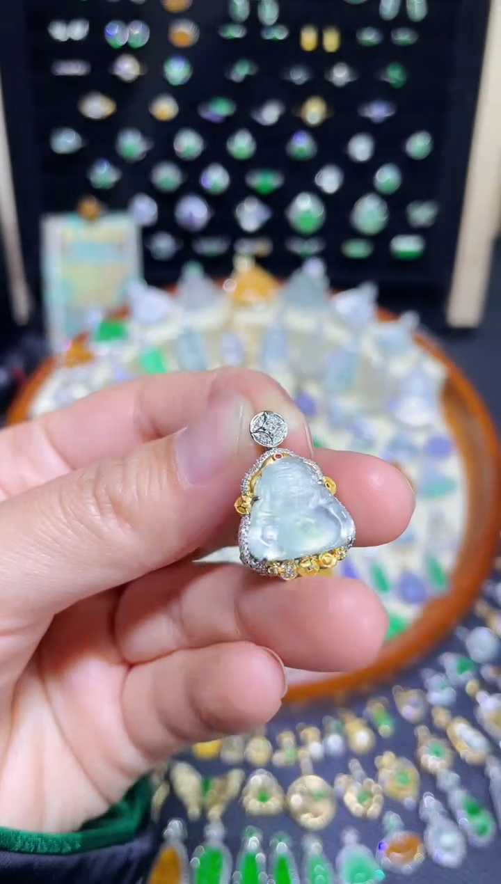 【闪购商品】翡翠颈饰18K金镶嵌玻璃种财神吊坠