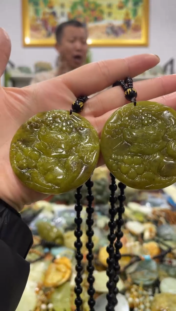 【闪购商品】岫玉吊坠未镶嵌多样性发货其中发一件