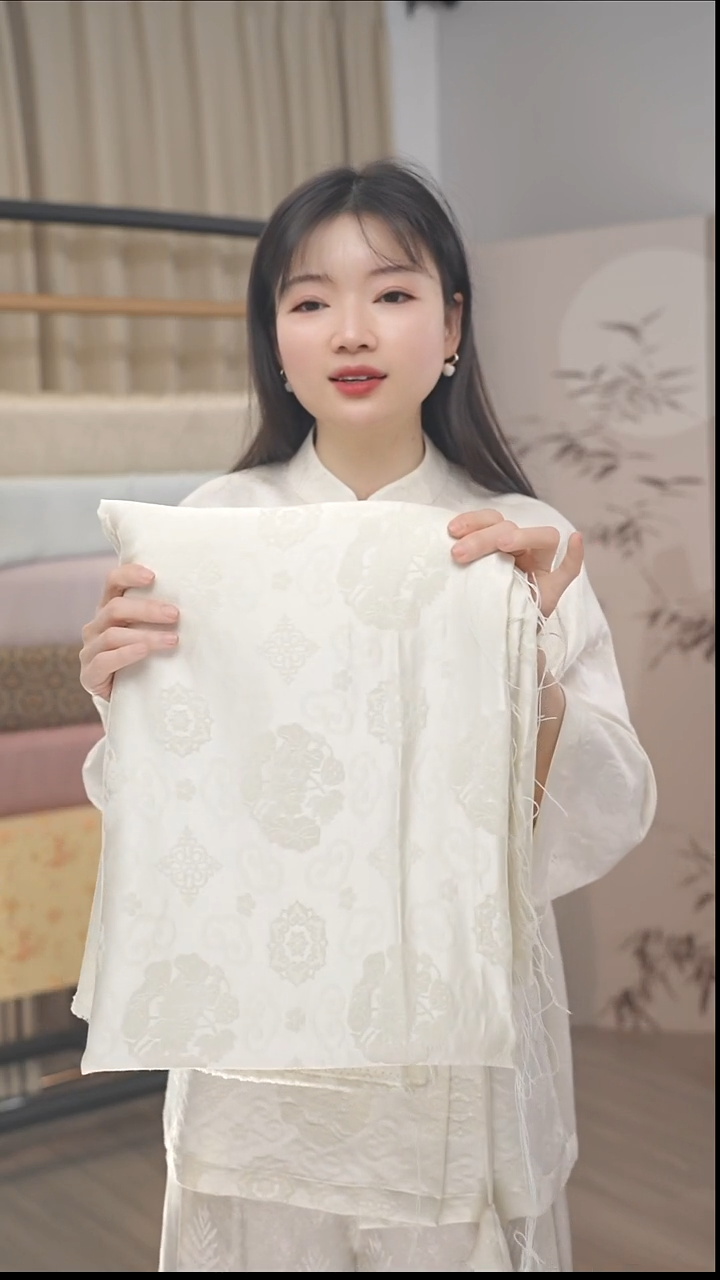 祎**妈提花丝毛缎-宝相聚莲（白色）1.16米