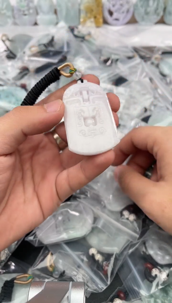 颈饰未镶嵌翡翠25/12/5/.803