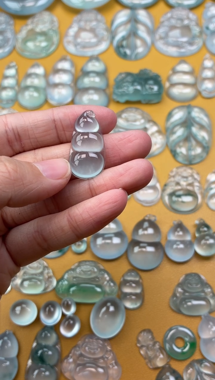 吊坠(不含链)未镶嵌翡翠67 豆子 25.8 13.9 4.7