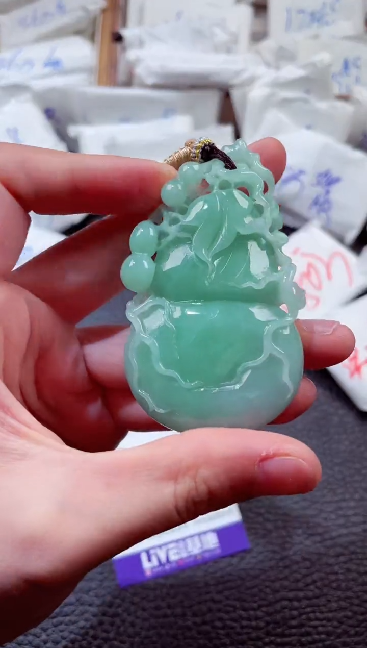 翡翠未镶嵌颈饰00003467