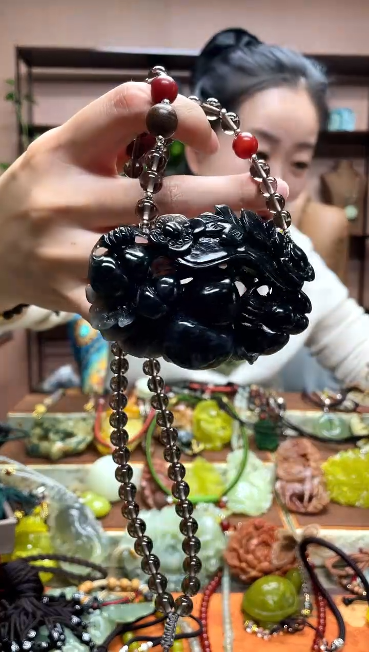 未镶嵌岫玉吊坠·
