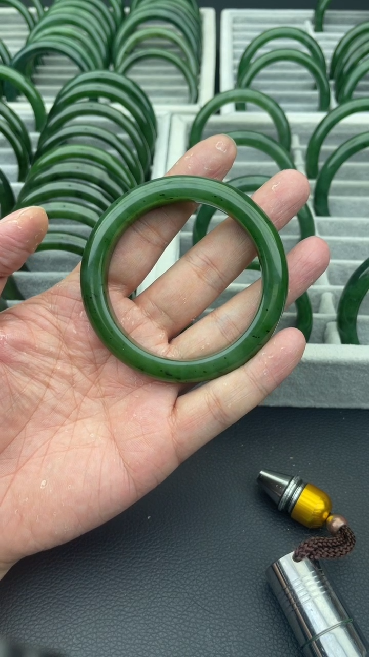 未镶嵌手镯和田玉（碧玉）73-58.8