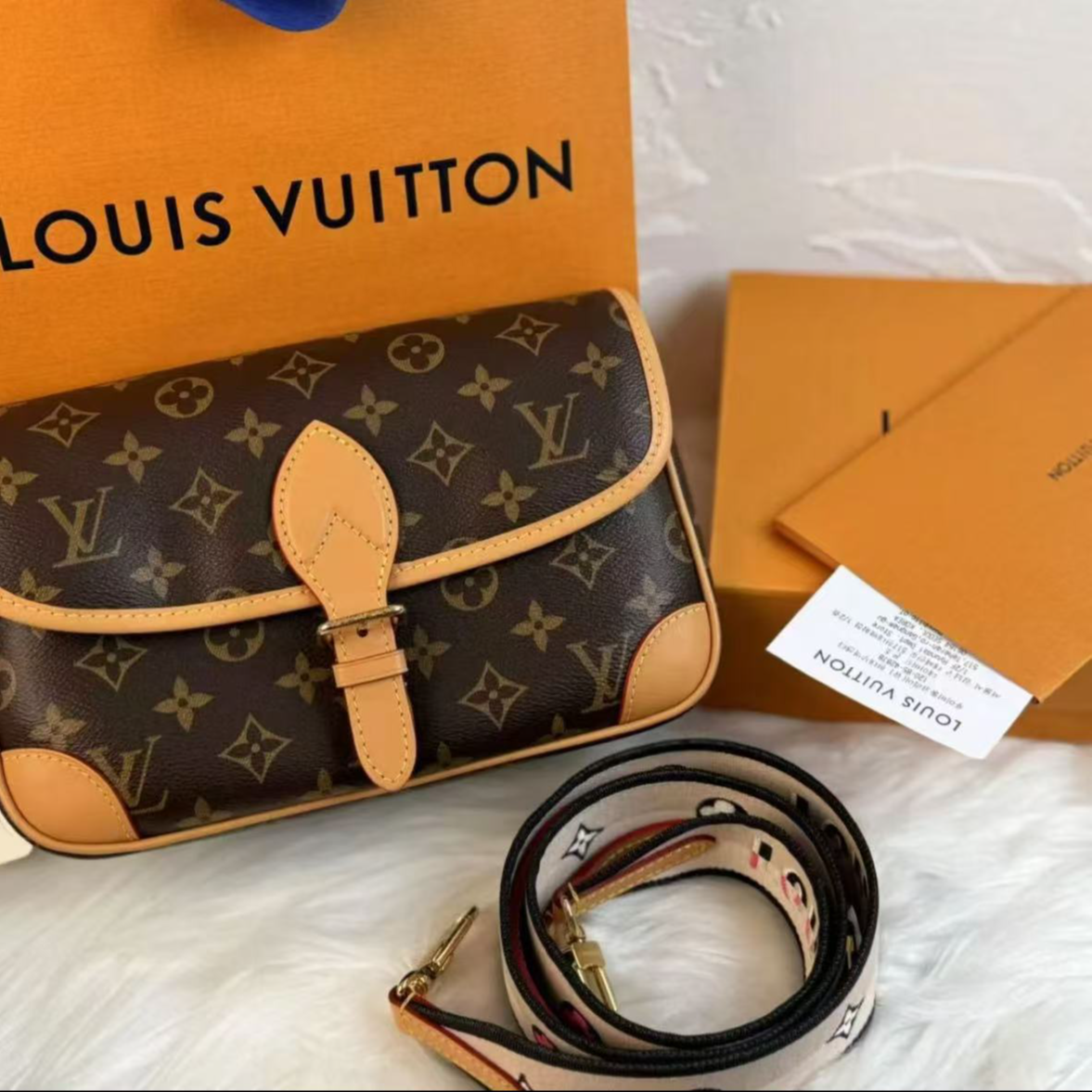 全新未使用 LouisVuitton/路易威登 老花芯片法棍黑肩带单肩包
