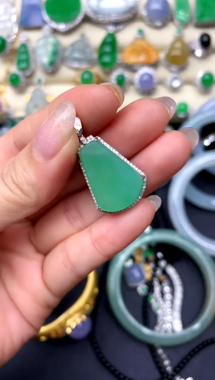 【闪购商品】翡翠颈饰18K金镶嵌305-中国好珍宝